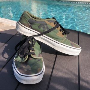 VANS OLIVE GREEN CAMO SNEAKERS UNISEX SIZE M5.0 W6.5